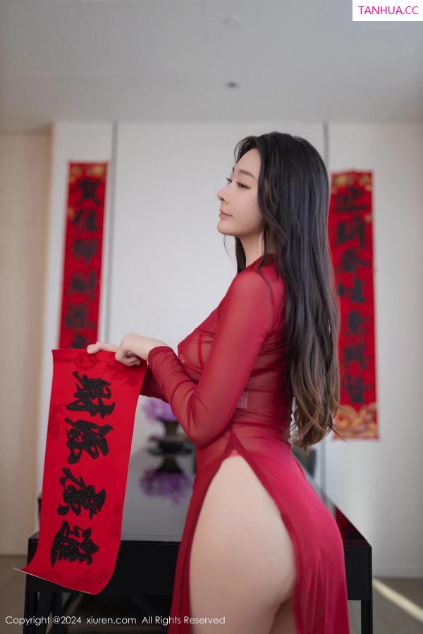 逗逗DouDou  [XiuRen]高清写真图 2024.02.07 No.8085 小逗逗 性感美腿第12张图片